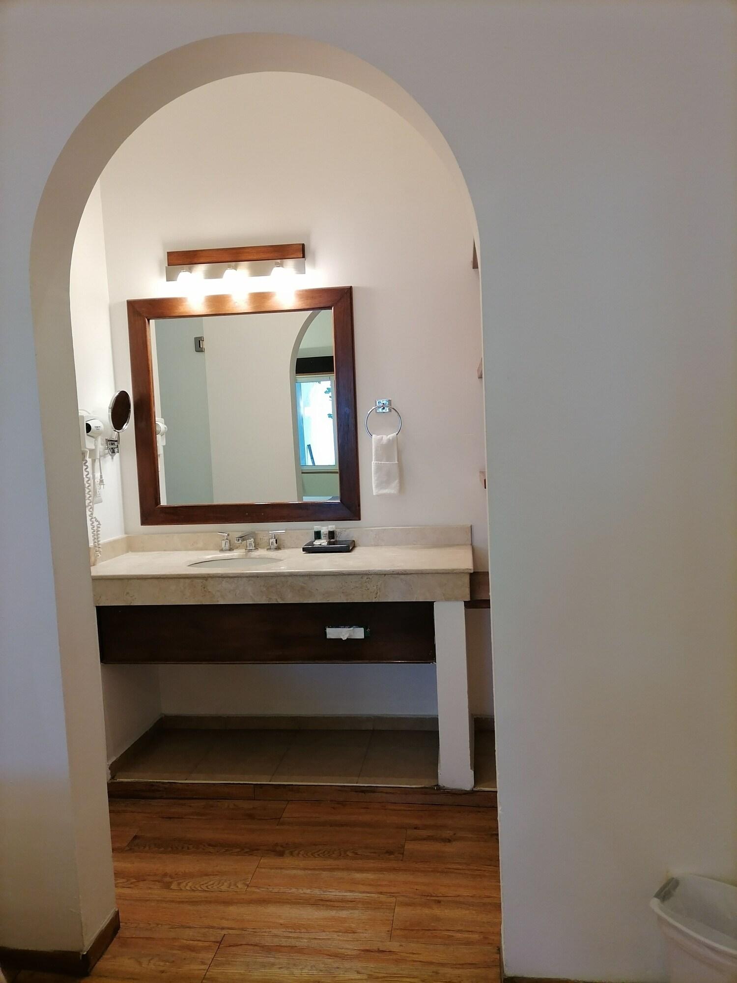 Hotel Quinta Allende 4*